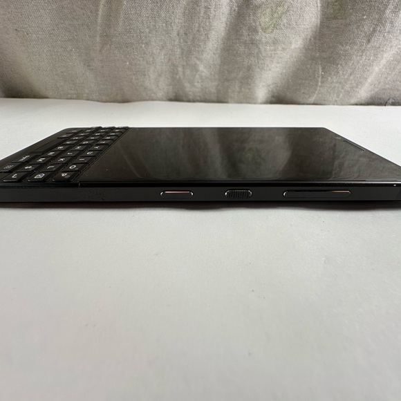 BlackBerry Key2 - Picture 4 of 6